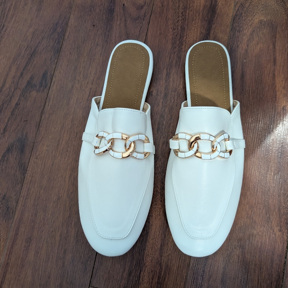 White and Gold Flats With Open Back / Slides - Picture 4 of 8